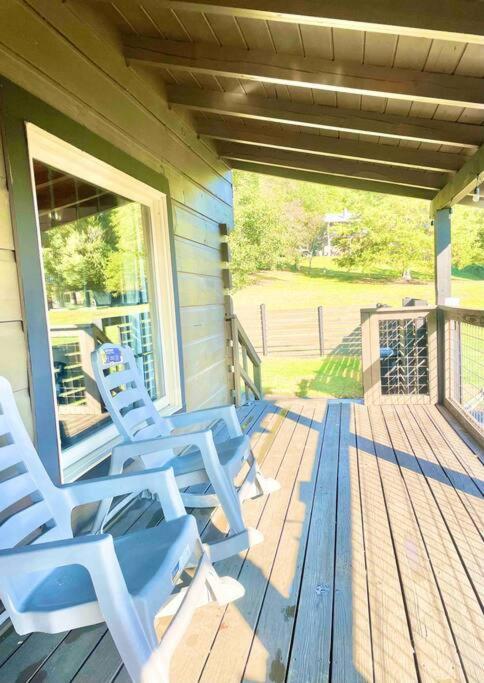 Modern Lake Side Nest• Hotub Fenced Yard King Beds 세비어빌 외부 사진