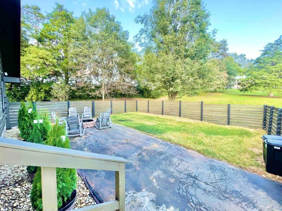 Modern Lake Side Nest• Hotub Fenced Yard King Beds 세비어빌 외부 사진